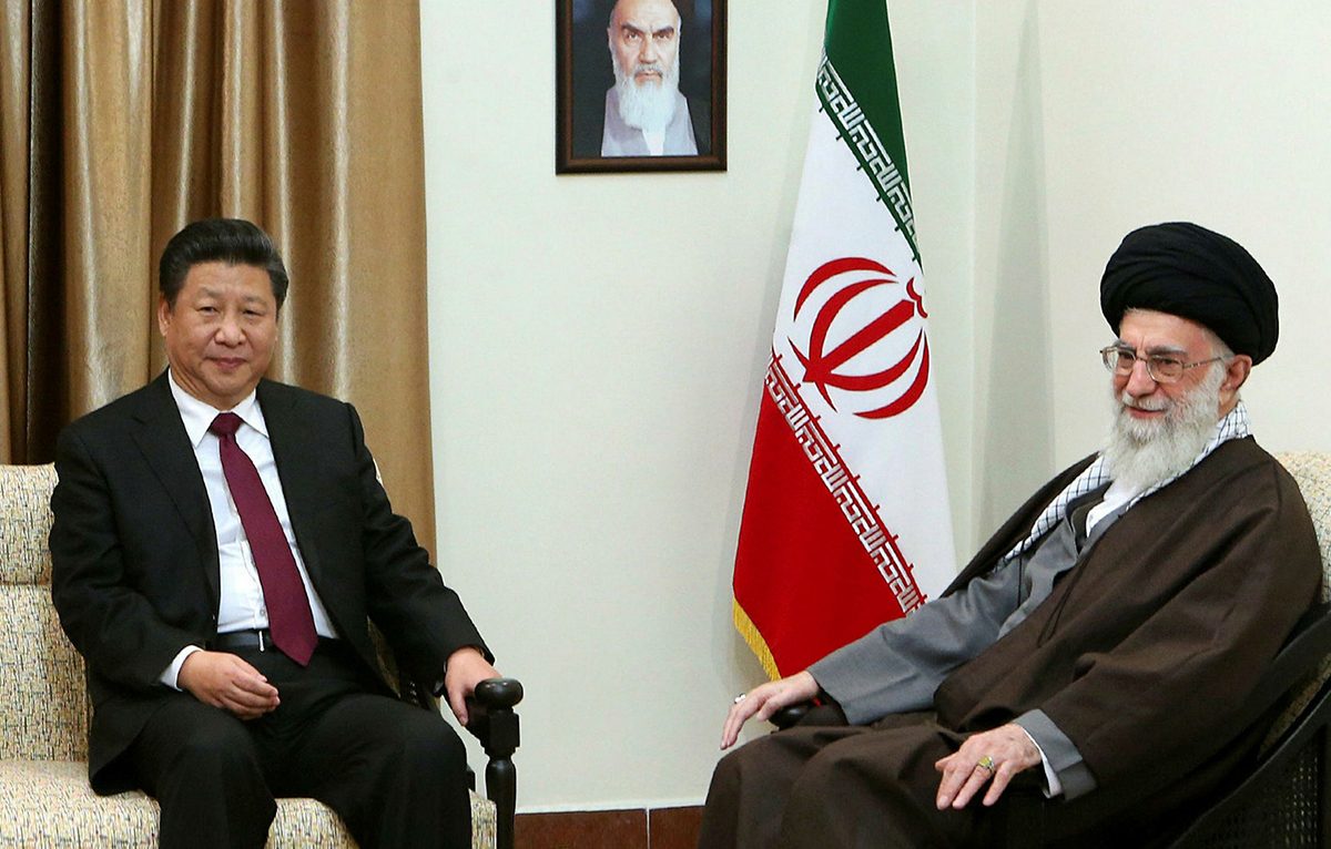 بكين ستنافس واشنطن بقاعدة عسكرية ضخمة في الخليج.. لماذا يجب على أمريكا أن تخشى التحالف بين إيران والصين الآن؟