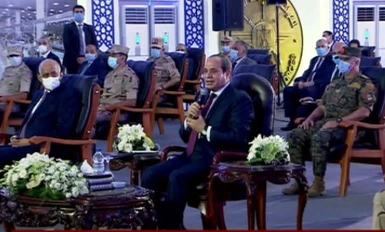 السيسي يطالب المصريين بخسارة أوزانهم: العبوا رياضة.. وعلى العمال أن يزنوا أنفسهم كل شهر (فيديو)