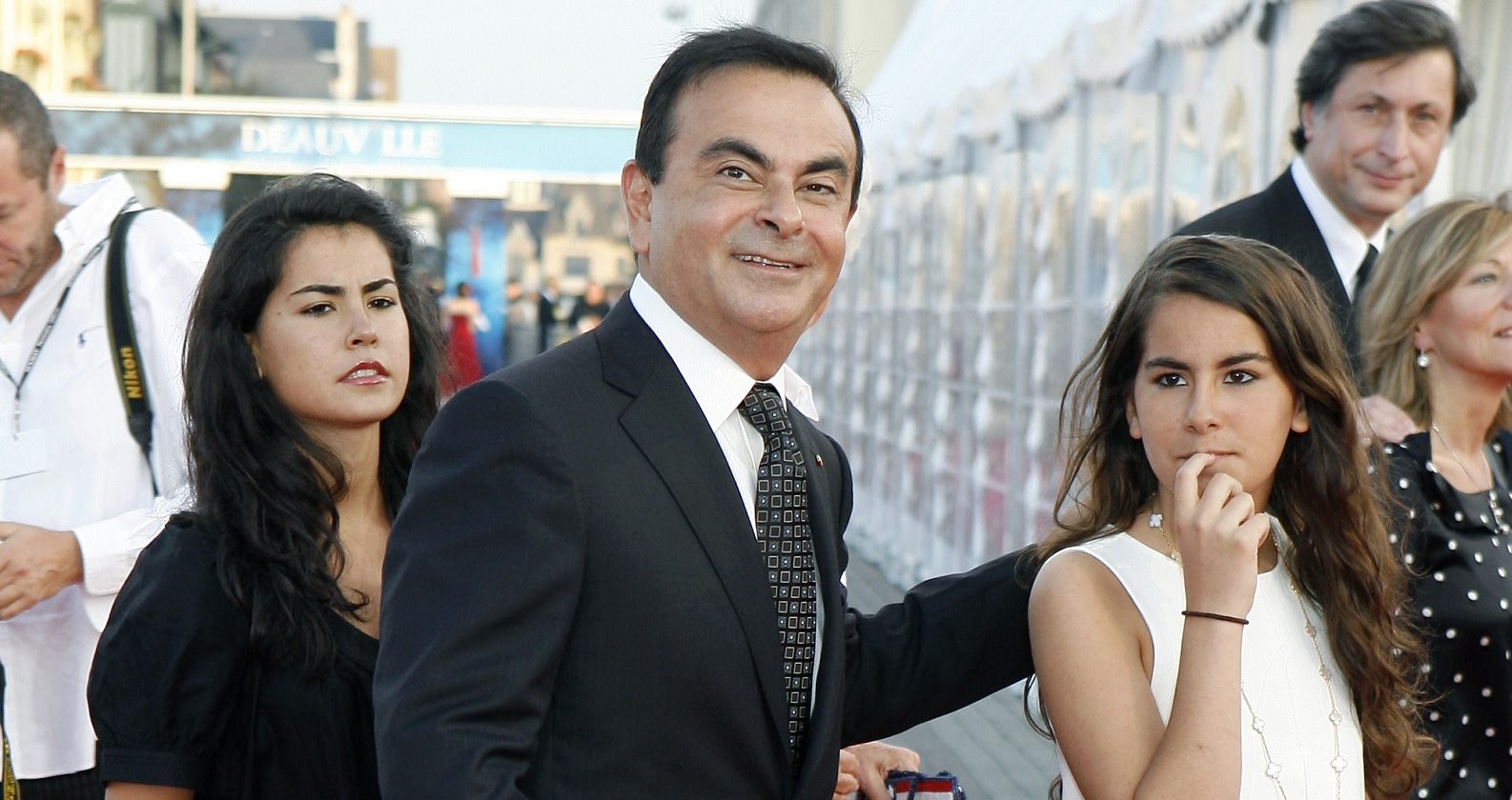 أدلة يابانية تورط ابنة كارلوس غصن في عملية فرار والدها.. التقت بأحد المتهمين بتهريبه