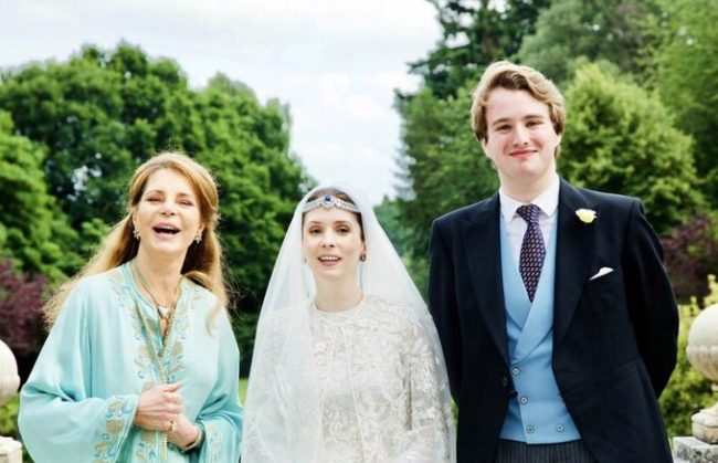 بريطاني يتحدث العربية ويصغرها بـ9 سنوات.. مَن هو الصحفي الذي تزوجته الأميرة راية بنت الحسين؟