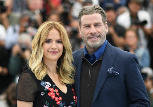 جون ترافولتا وزوجته.. نهاية علاقة رائعة امتدّت لـ 30 عاماً وأحاطت بها شائعات الشذوذ