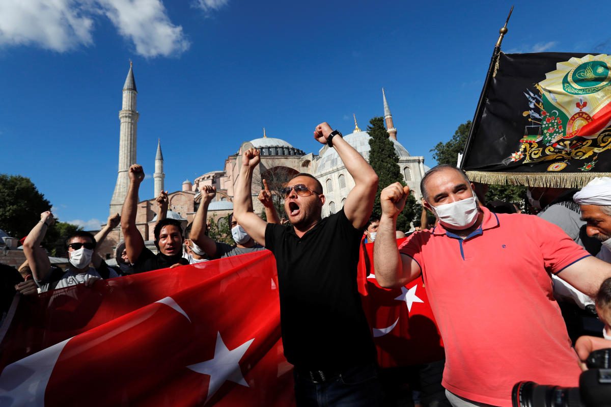 تحويل آيا صوفيا إلى مسجد.. لماذا يندب ويبكي العلمانيون العرب رغم تأييد المعارضة التركية؟