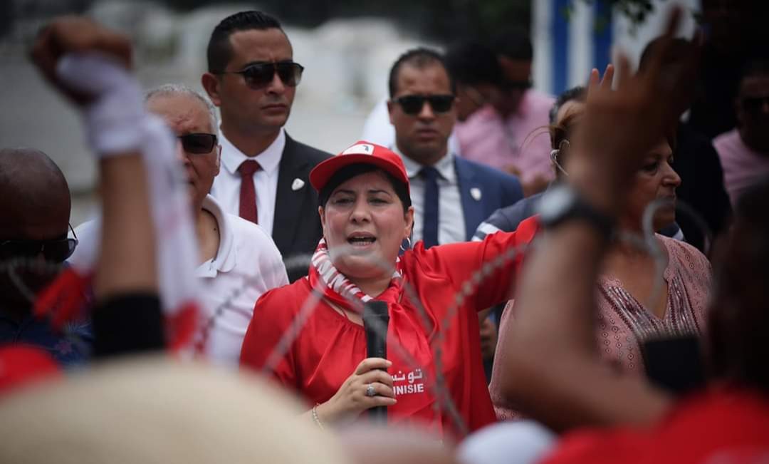 صراخ واعتصام بالبرلمان التونسي.. الرئيس يتدخل والغنوشي يطلب وزارة الداخلية