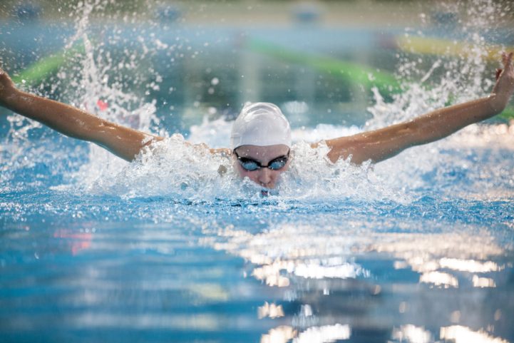 istock \ فوائد السباحة