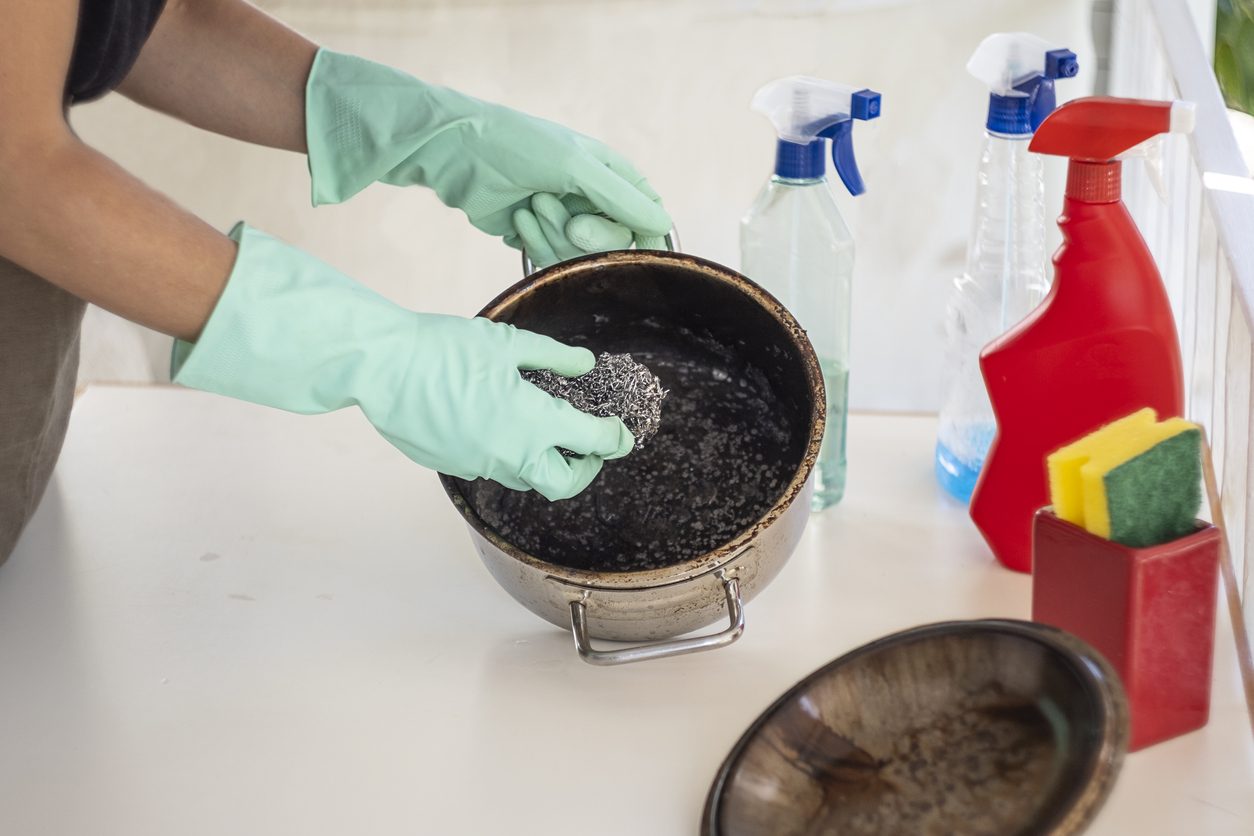 تنظيف الأواني المحروقة لم يعد مهمة مستحيلة