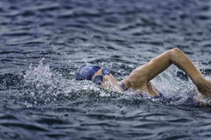 istock \ فوائد السباحة