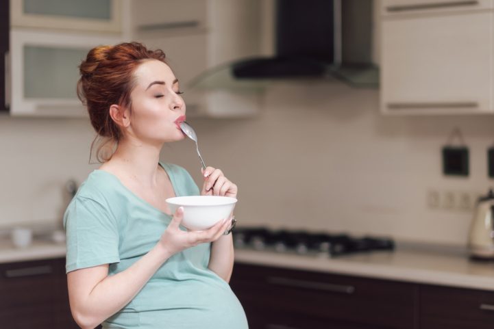 istock\ أطعمة غنية بالكالسيوم للحوامل