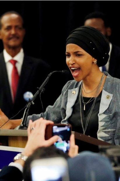 النائبة الأمريكية ذات الأصول الصومالية إلهان عمر/ رويترز