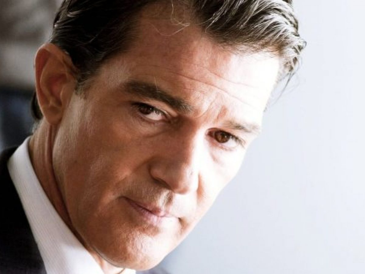 تزامناً مع عيد ميلاده الستين.. نجم هوليوود أنطونيو بانديراس يعلن إصابته بفيروس كورونا