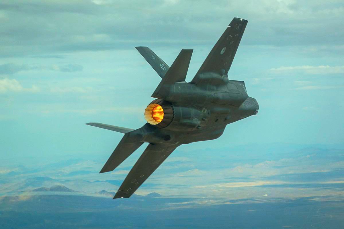 هل ينطلق سباق تسلح في الشرق الأوسط بسبب مقاتلات إف-35 بنسختها المتفوقة التي تملكها إسرائيل؟