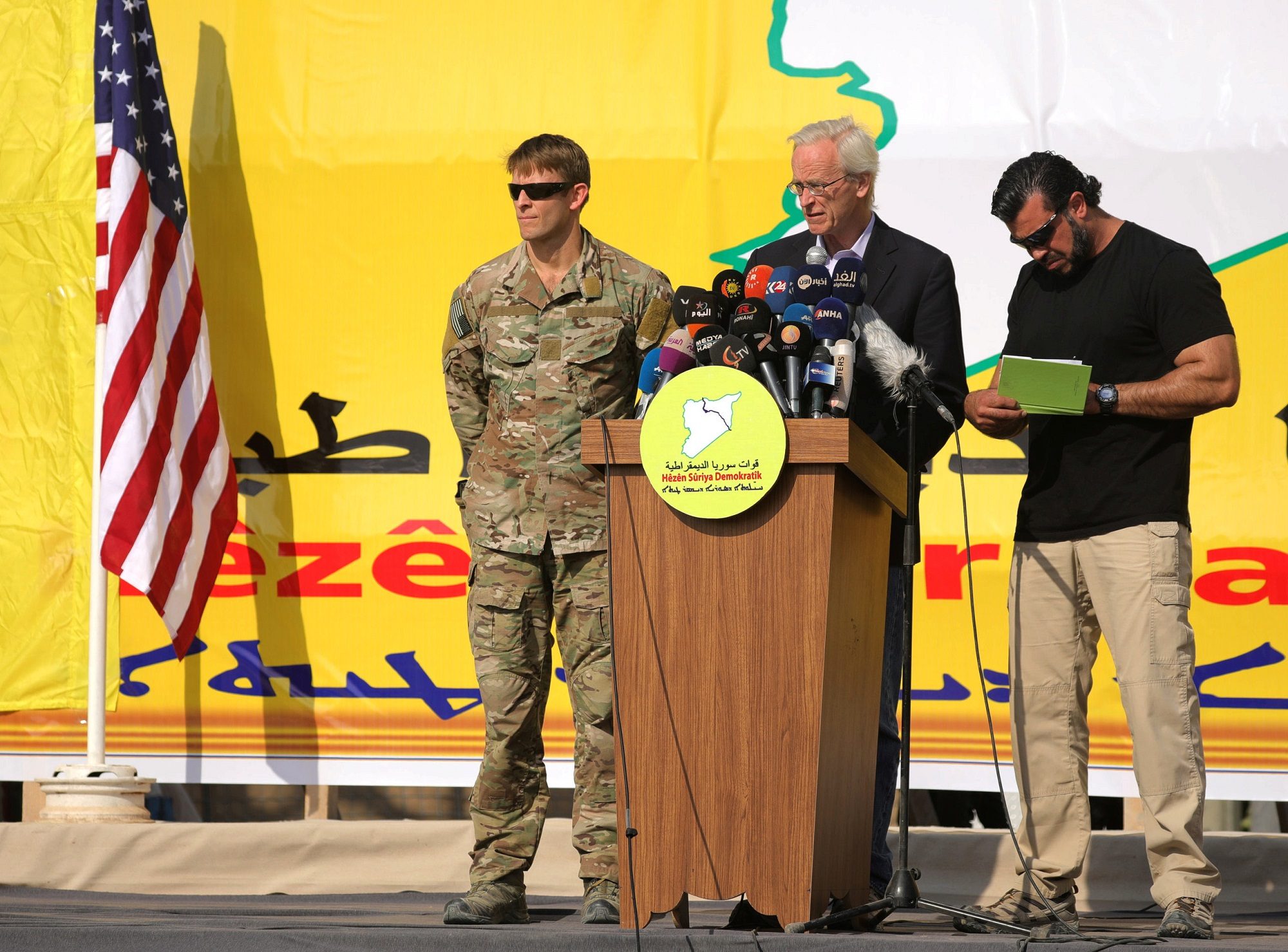 أمريكا تتفق مع قوات يقودها الأكراد على استخراج النفط في سوريا.. وتركيا تُعلّق