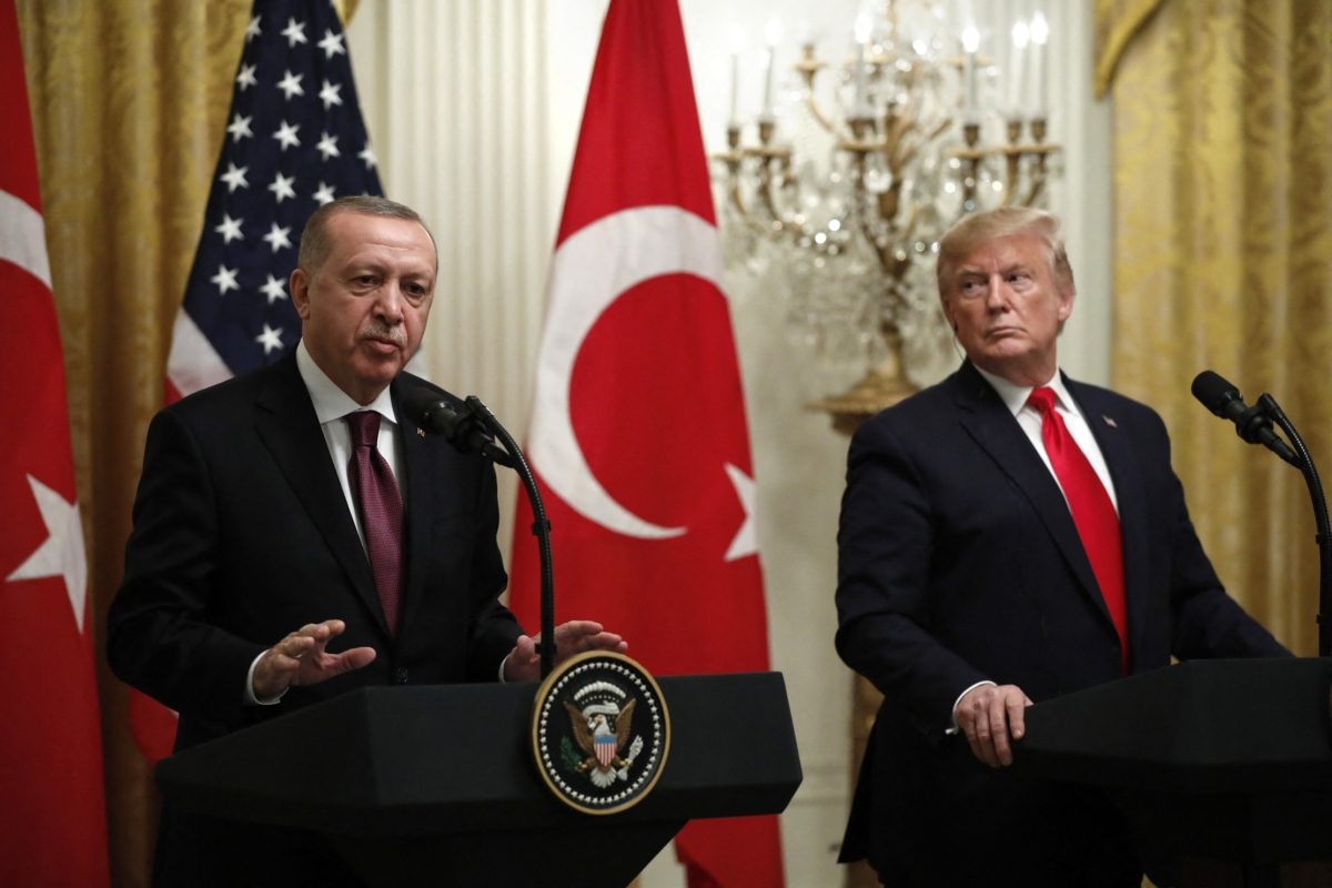 ترامب: أردوغان “لاعب شطرنج عالمي”، وبايدن لا يمكنه التعامل في بيئة تعج بقادة عالم أذكياء