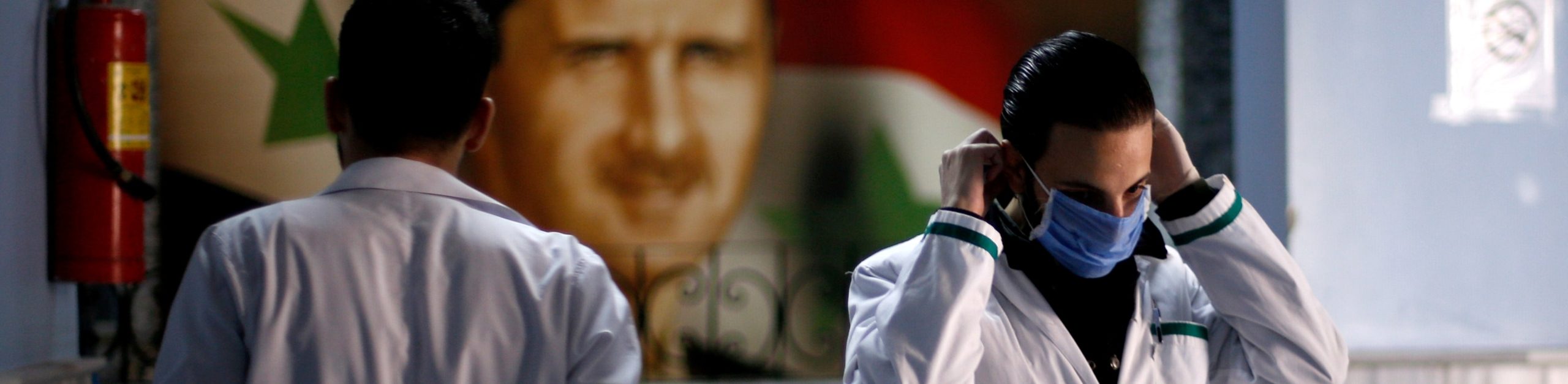 مستشفيات عاجزة، أحياء أُغلقت وعشرات يُدفنون يومياً.. تفاصيل تفشي كورونا في أكبر بؤرتين بسوريا