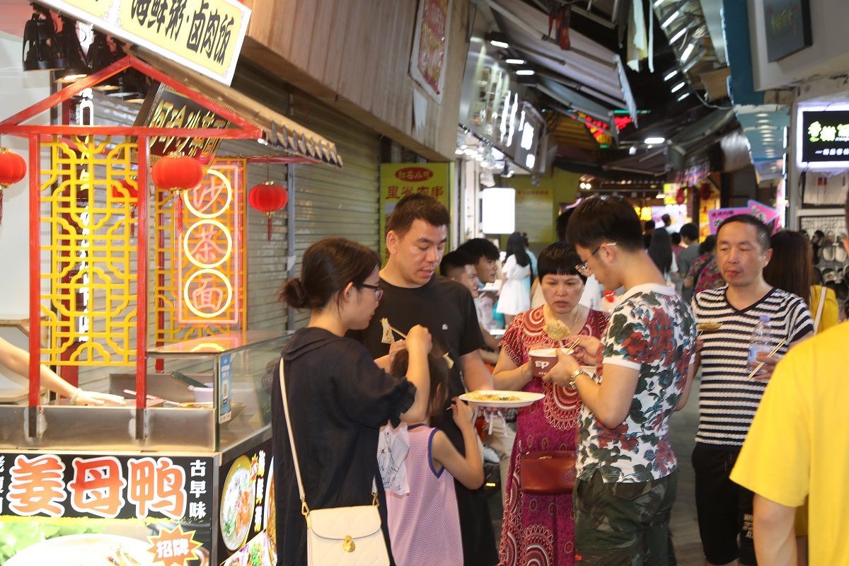 الصين تطلق حملة “الطبق الفارغ” لمحاربة إهدار الطعام.. قواعد جديدة بالمطاعم تتعلق بكمية الطعام وعدد الطلبات