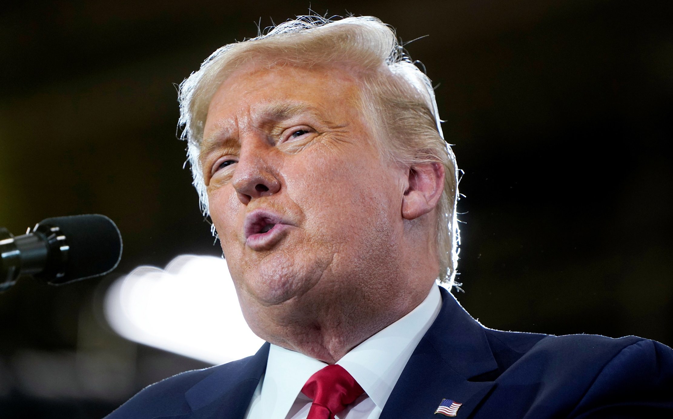 يخشون وصولها للسعودية والإمارات.. مُشرّعون أمريكيون يسعون لمنع ترامب من تجاوز حظر بيع الطائرات العسكرية من دون طيار