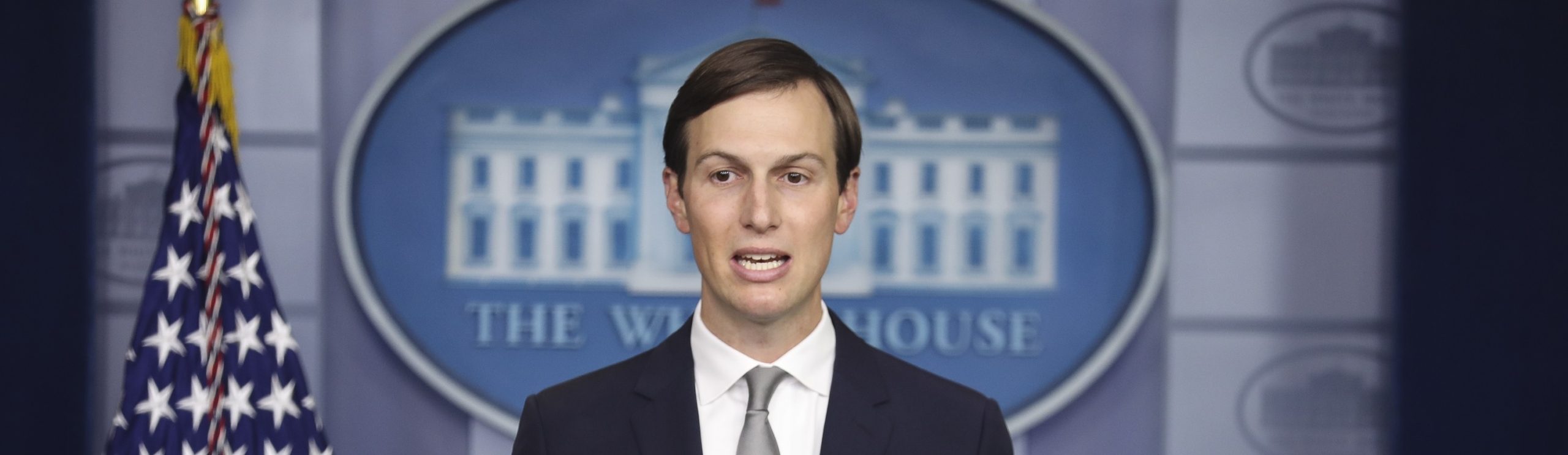 كوشنر يبدأ جولة بدول خليجية لحثها على التطبيع مع إسرائيل.. يستثني دولتين منها في جولته