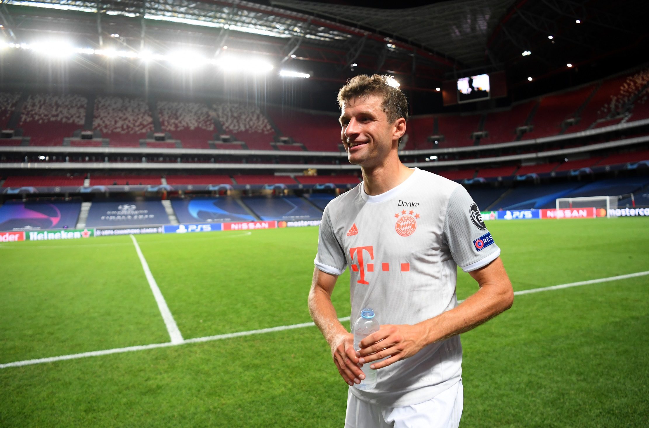 بايرن ميونيخ يُلحق ببرشلونة هزيمة مُذلة