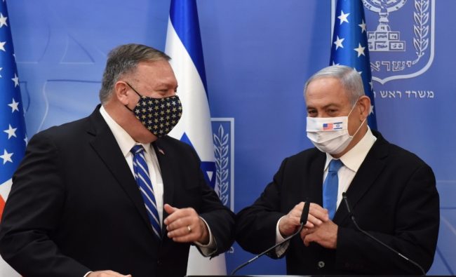 في خطوة استفزازية جديدة.. بومبيو يزور الجولان المحتل، ويعلن: سنصنّف “BDS” منظمة “معادية للسامية”