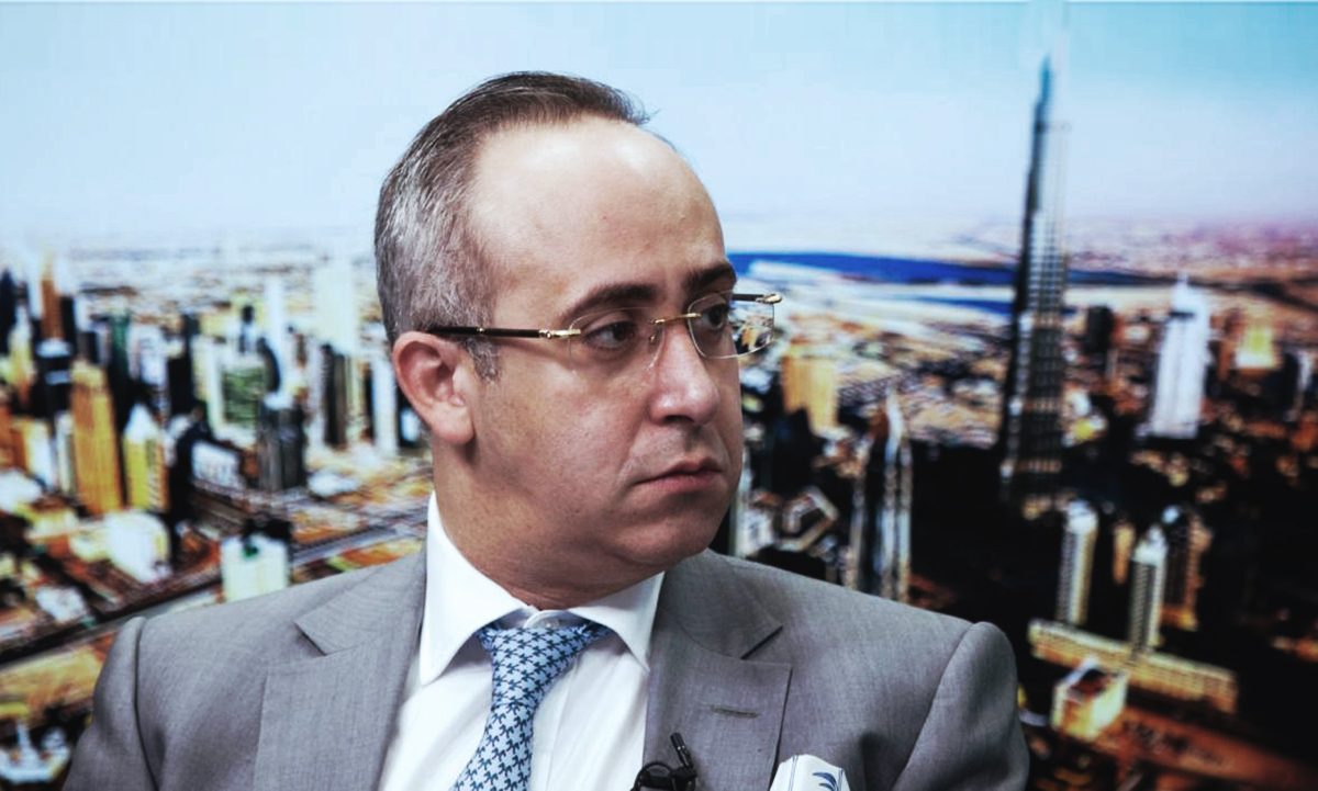 من هو غانم نسيبة، صديق إسرائيل وصبي الإمارات الغامض الذي يروج لسياساتهما عبر “جماعات ضغط” في أوروبا؟