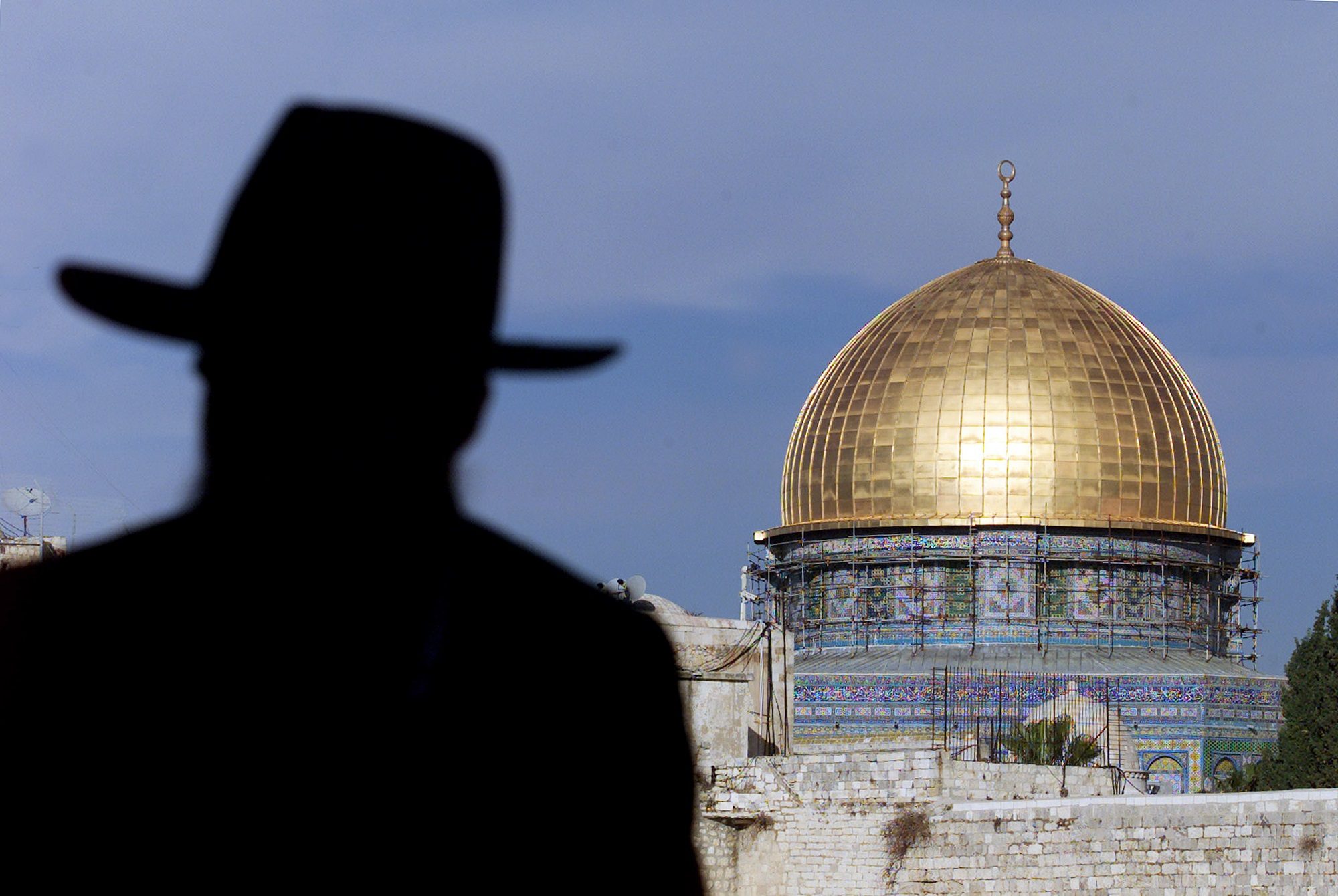 رويترز/ محاولة إحراق المسجد الأقصى في القدس