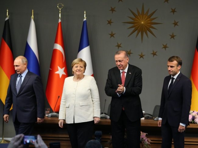 أزمة في بيلاروسيا وأخرى بشرق المتوسط.. مواجهات أوروبا المتوتّرة مع تركيا وروسيا إلى أين؟