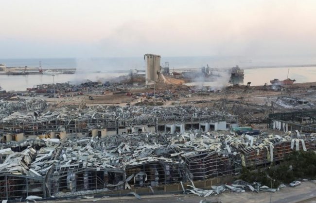 في وقت يلف الغموض نتائج التحقيقات.. لبنان تكلف شركة ألمانية بـ”تطهير” مرفأ بيروت
