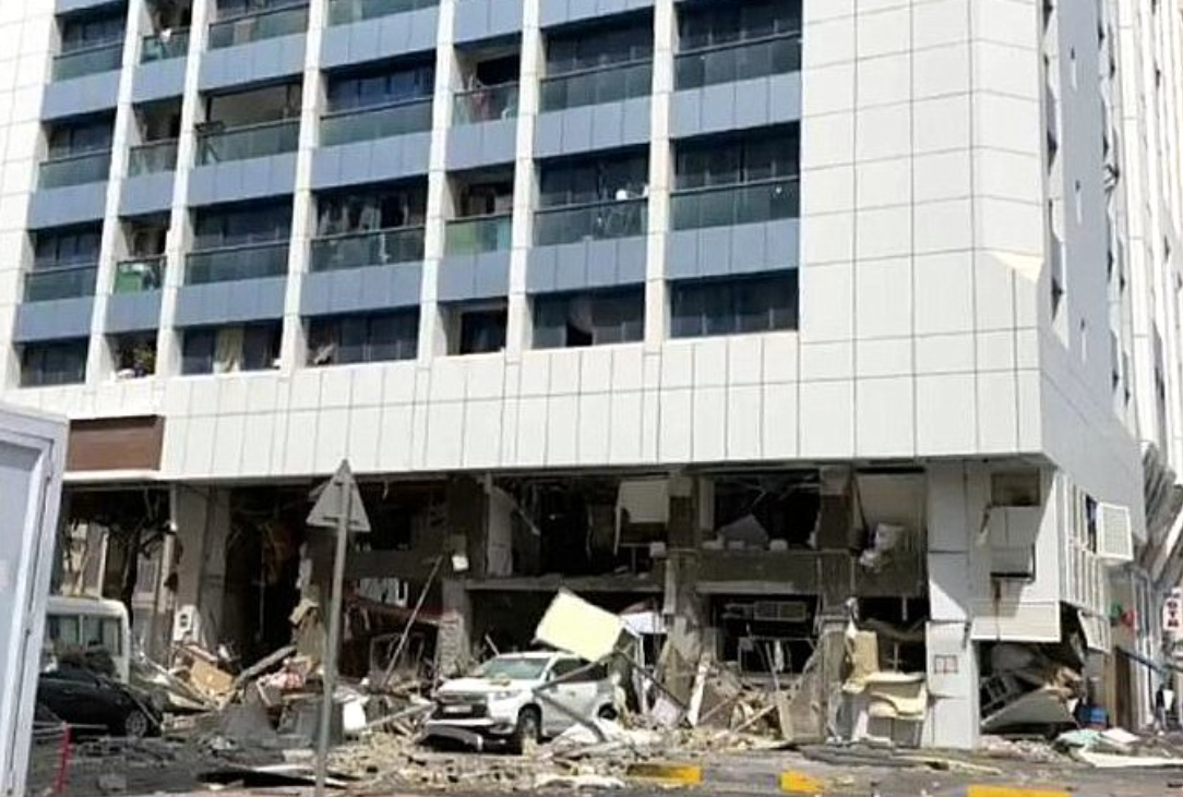 انفجار في أبوظبي قبل ساعات من وصول أول طائرة إسرائيلية للإمارات (فيديو)