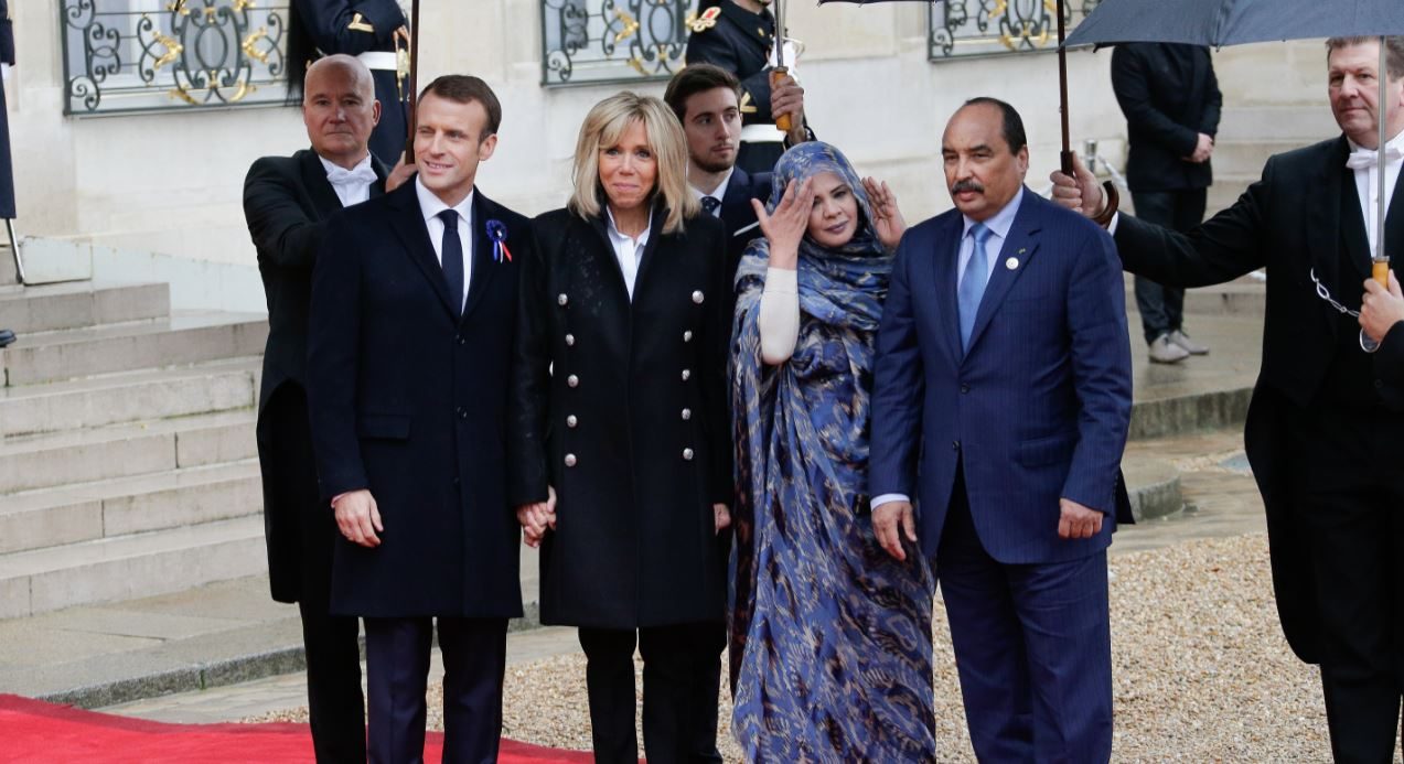 استجواب رئيس عربي بتهم الفساد.. شرطة الجرائم الاقتصادية الموريتانية تبدأ التحقيق مع قائد البلاد السابق