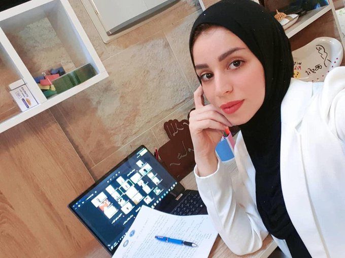 الاغتيالات تعود مجدداً للعراق.. مقتل أيقونة احتجاجات البصرة الطبيبة ريهام يعقوب على يد مسلحين مجهولين (صور)