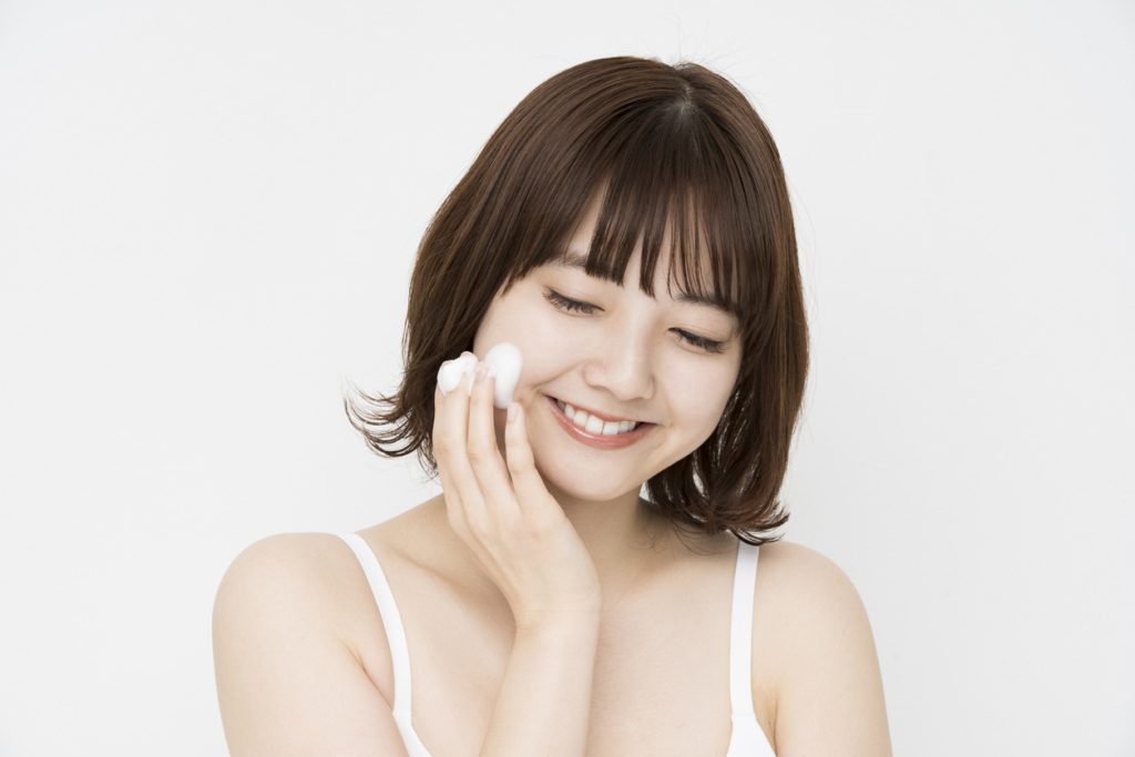 6 خطوات للحصول على بشرة ناعمة.. إليك روتين العناية بالبشرة الياباني