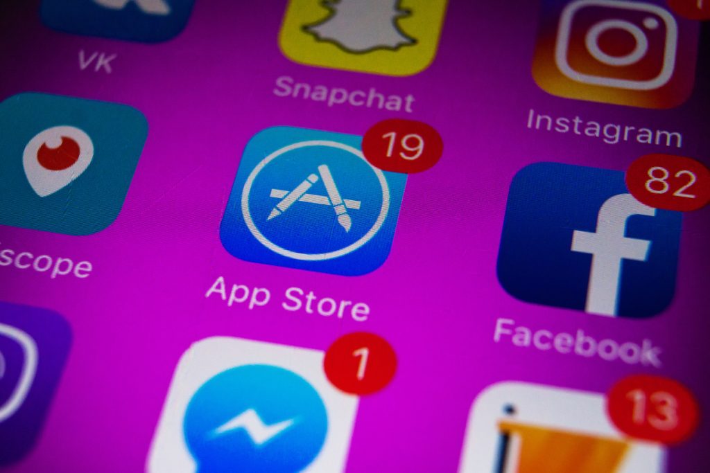 خطوات تغيير الدولة أو المنطقة في متجر Appstore (Istock)