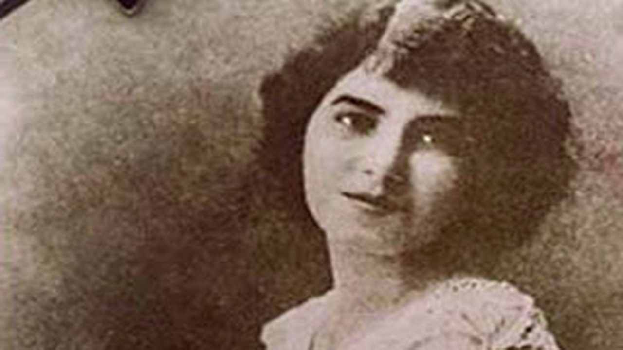 أحبَّها مفكِّرو العالم العربي وانتهى بها الأمر في مشفى للأمراض العقلية.. ما لا تعرفه عن ميّ زيادة