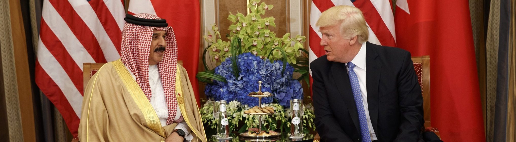 “البحرين اتصلت بأمريكا وأرادت اللحاق بالإمارات فوراً!”.. موقع أمريكي: كواليس التطبيع بين المنامة وإسرائيل