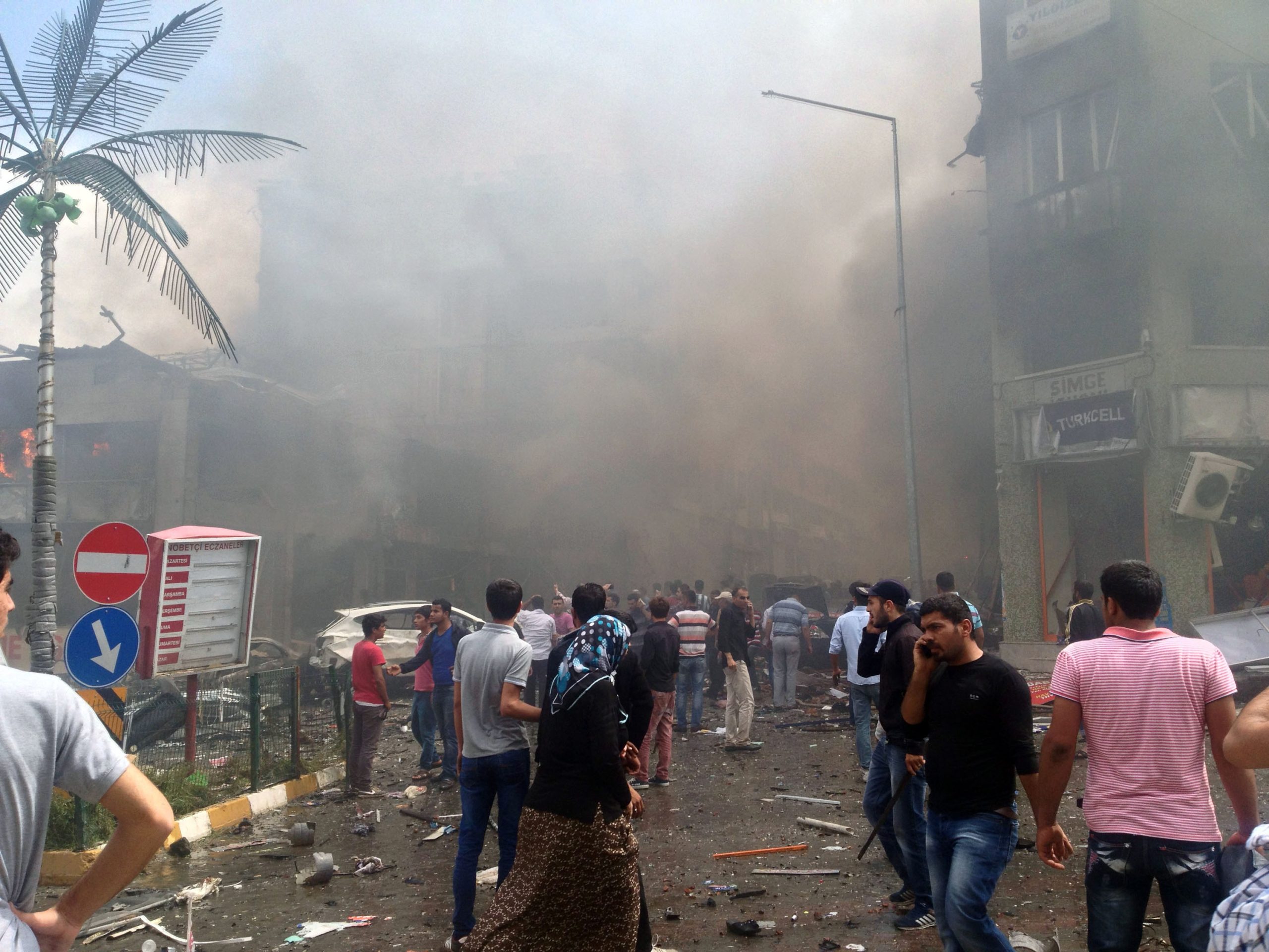 مرتبط بمخابرات الأسد.. تركيا تلقي القبض على أحد المسؤولين عن تفجيرات الريحانية وتنشر صوراً للحظة اعتقاله