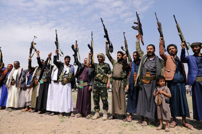 أصبحوا يصنعون صواريخهم وطائراتهم.. إيران تقول إنها زودت الحوثيين بخبراتها الدفاعية ولم تقم بتسليحهم