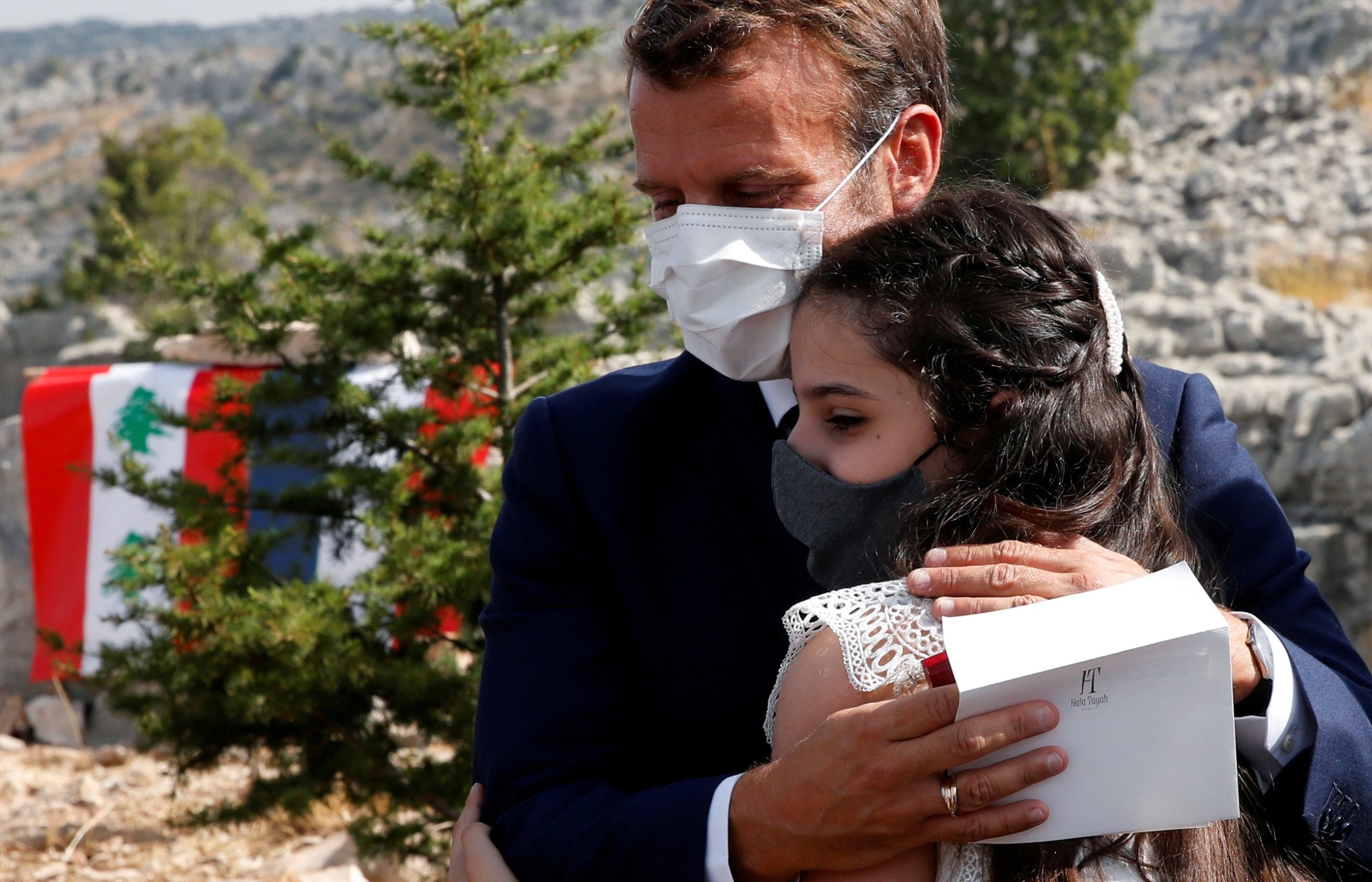 “ها أنا أعود لأنقذكم من ضلال حكامكم”.. ما لم يفهمه ساحر الأوهام الفرنسي عن الشعب اللبناني