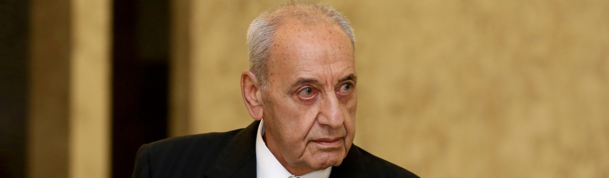 باسيل ورئيس البرلمان اللبناني يعلنان عدم رغبتهما في المشاركة بتشكيل الحكومة.. قرار بري جاء بعد مكالمة مع ماكرون