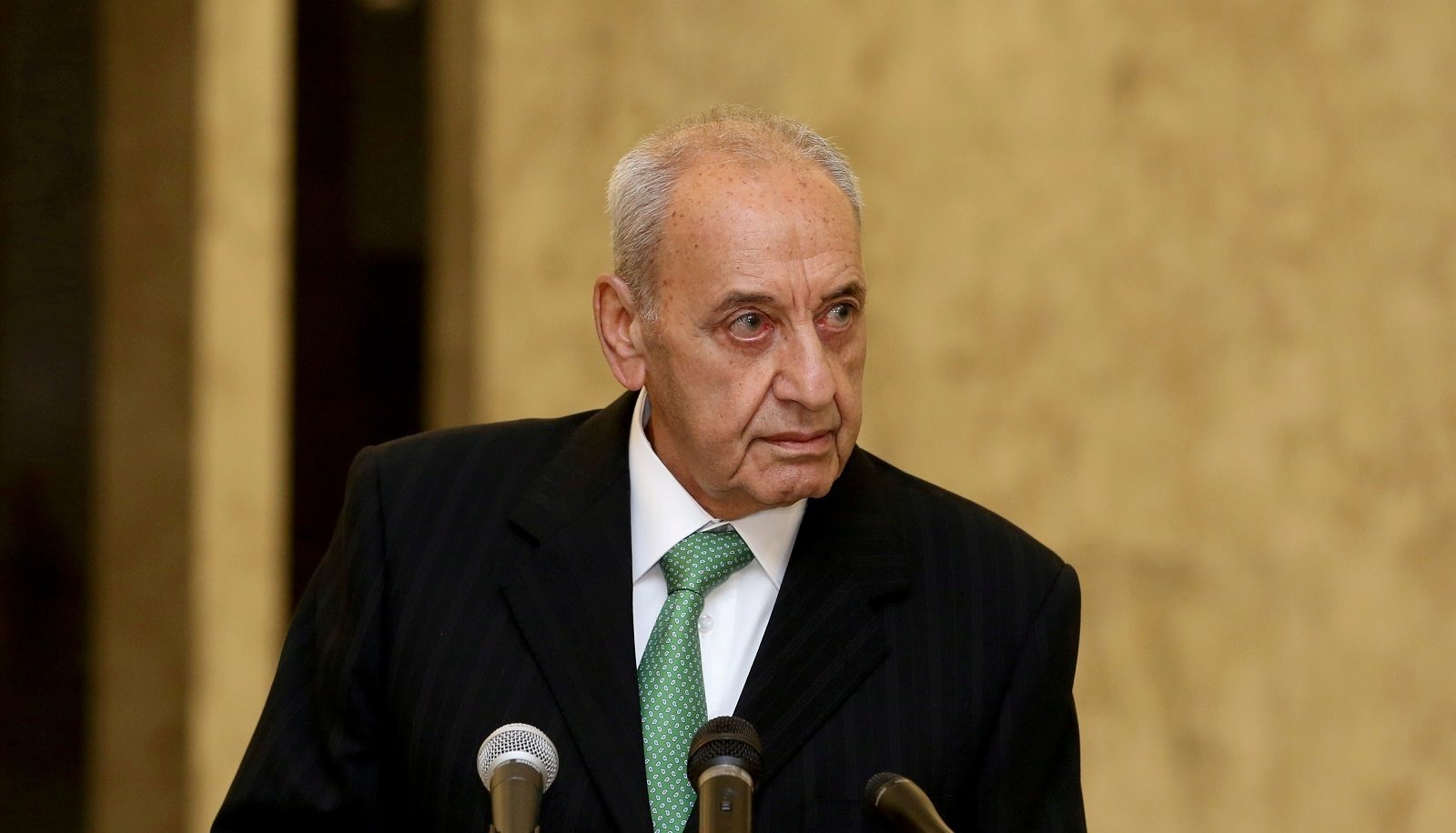 باسيل ورئيس البرلمان اللبناني يعلنان عدم رغبتهما في المشاركة بتشكيل الحكومة.. قرار بري جاء بعد مكالمة مع ماكرون