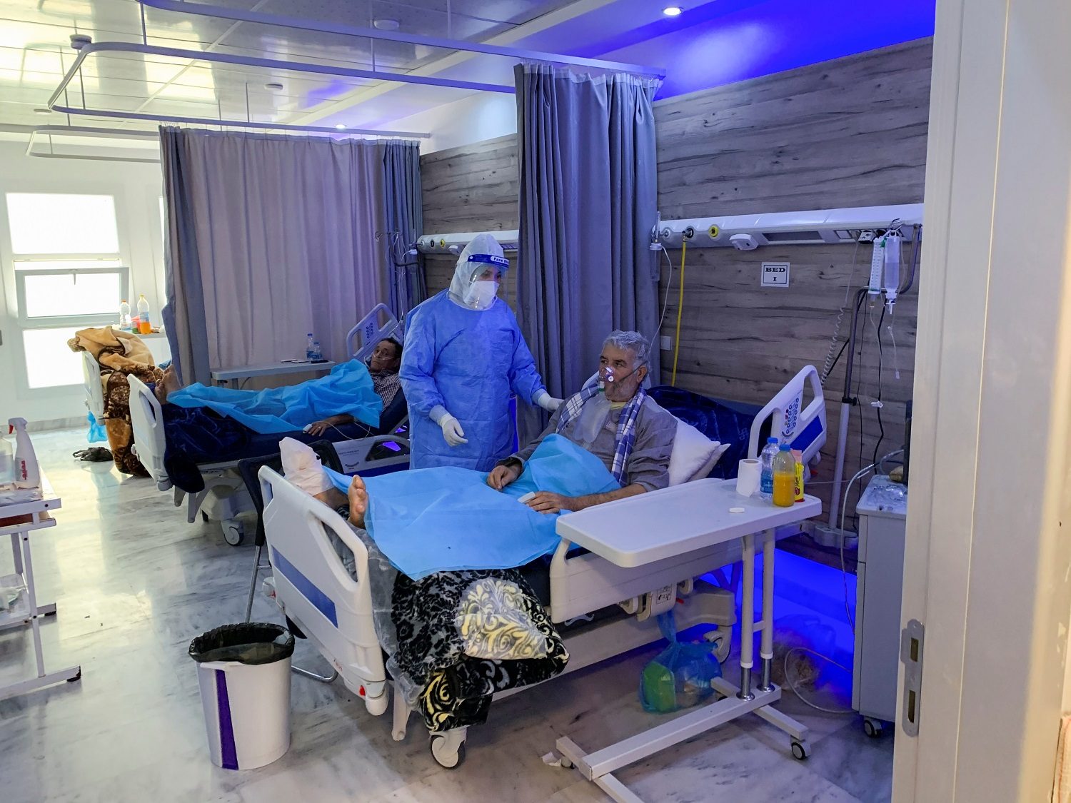 أول حكومة في العالم تُقر الإغلاق الثاني بسبب كورونا.. ومنظمة الصحة تكشف رقماً قياسياً في الإصابات