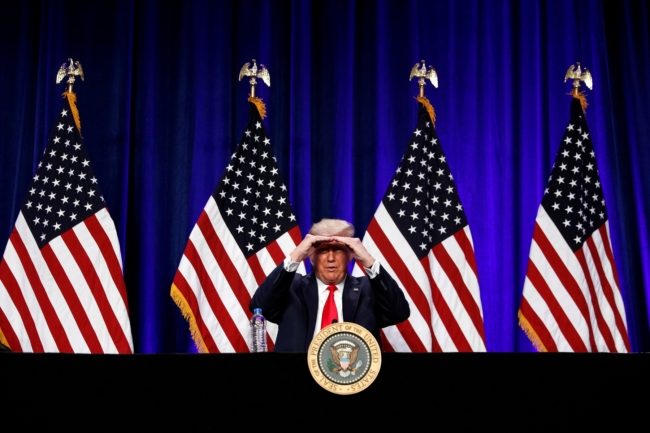 عدوانية ترامب سلاحه لشحن بطاريات مناصريه، لكن ماذا عن الأغلبية الصامتة التي يحتاجها للفوز؟