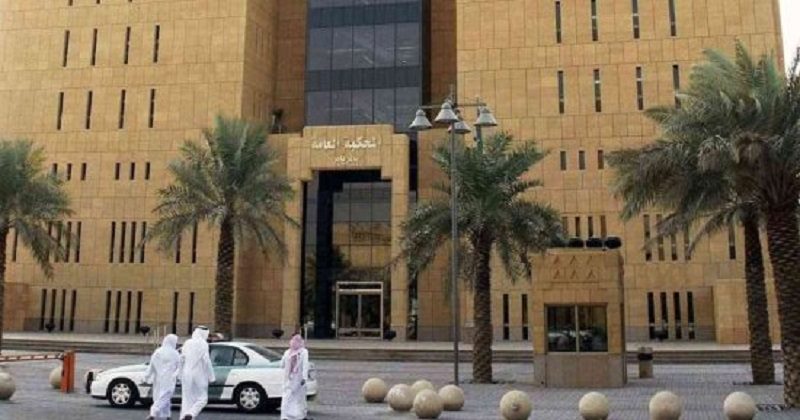 أطعمهم خشباً مطبوخاً وخدعهم بالشعوذة! دبلوماسي سابق يحتال بملايين الدولارات بالسعودية، والسلطات تُعاقبه