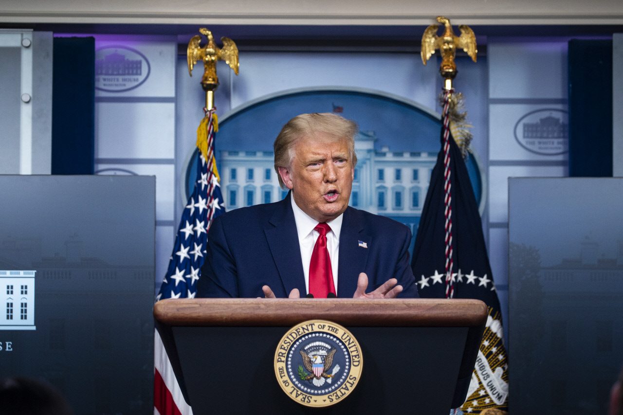 “فقدت كل أصدقائي”.. ترامب يشتكي من الأضرار التي لحقت بحياته الاجتماعية بسبب رئاسته لأمريكا (فيديو)