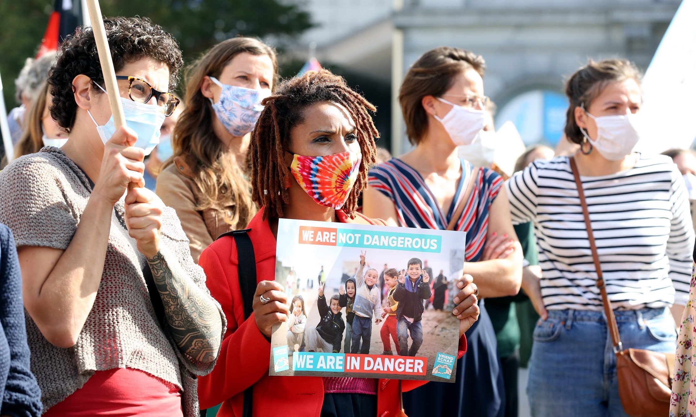 دعوا لاجئي المخيم يَصلوا إلى أوروبا