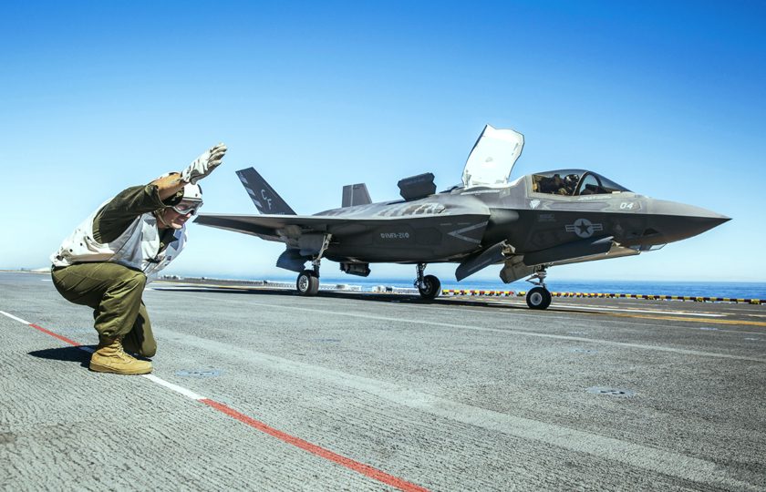 أرادت التزود بالوقود فتحطمت! سقوط طائرة إف 35 الأمريكية التي تسعى دول لاقتنائها، والسلطات تحقق