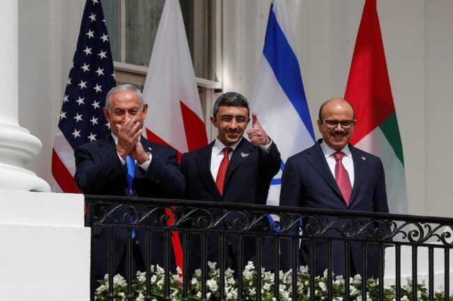 ها قد وقعت الإمارات والبحرين وإسرائيل اتفاق “أبراهام” فهل سيتحقق السلام؟ مجلة أمريكية: مجرد جعجعة فارغة