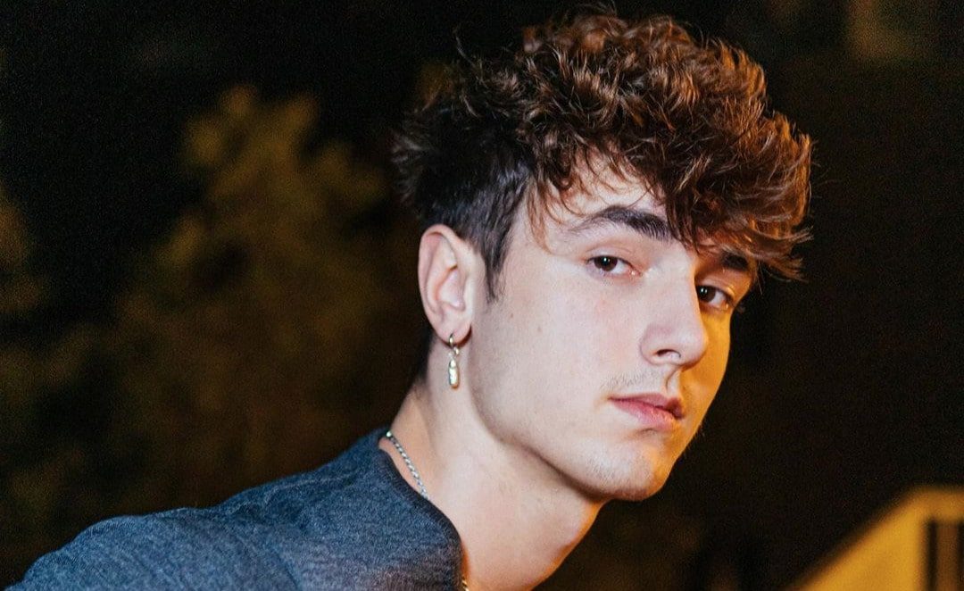 نظموا حفلات راقصة ودعوا للتمرد.. أشهر مؤثري “تيك توك” و”يوتيوب” في أمريكا وبريطانيا يخرقون قيود كورونا