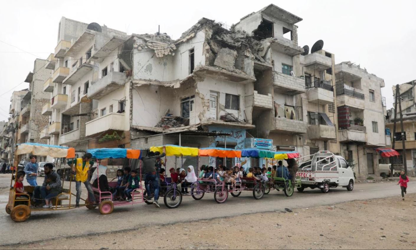 أعنف غارات منذ اتفاق وقف إطلاق النار بين موسكو وأنقرة.. طائرات روسية تقصف معقلاً للمعارضة بإدلب