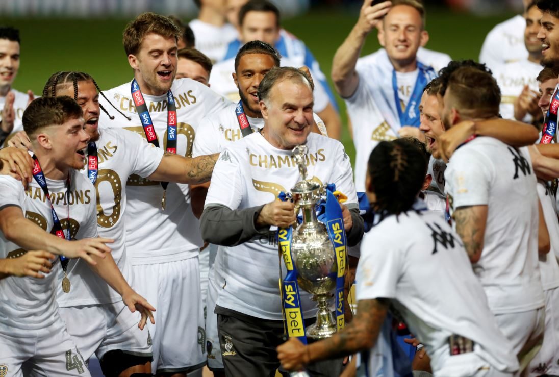 تصريحاته نارية، يتجسس على المنافسين، يلعب كرة قدم استثنائية.. هل البريميرليغ مستعد لبييلسا؟