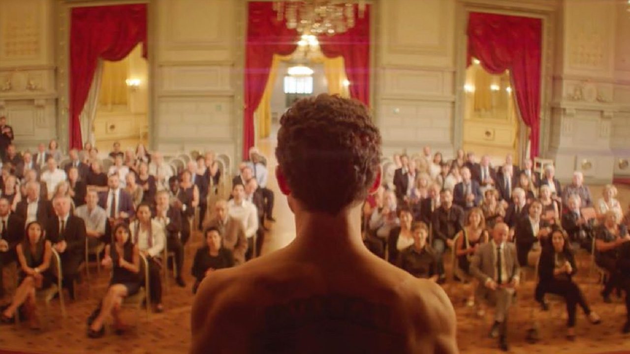 فيلم “الرجل الذي باع ظهره” يعرض  في مصر.. يحكي قصة سوري حلم بالسفر للقاء فتاة أحلامه لكنه فقد حريته