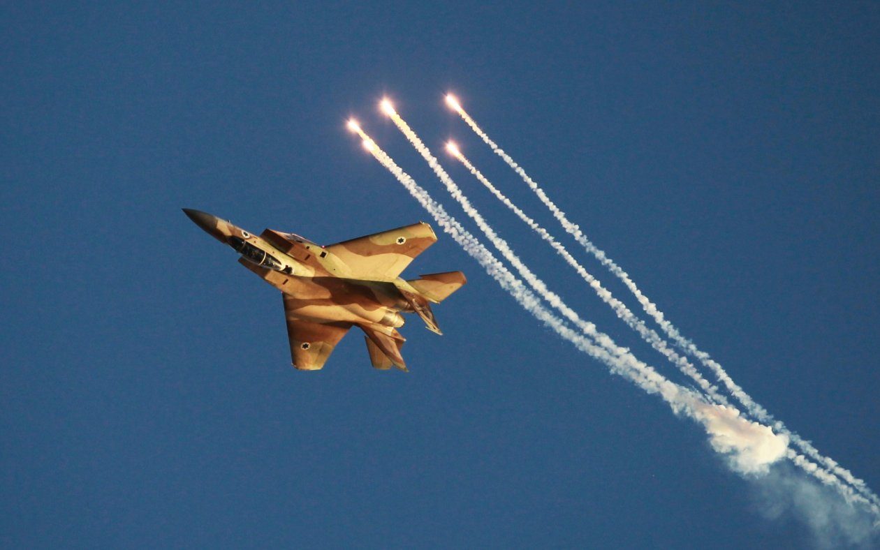 أسلحة “حلال” لإسرائيل “حرام” للعرب.. كيف تجعل أمريكا تل أبيب متفوقة عسكرياً على جيرانها جميعاً؟